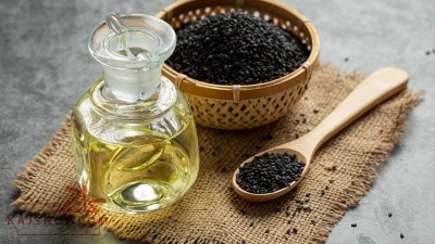 آشنایی با خواص روغن سیاه دانه برای چین و چروک صورت