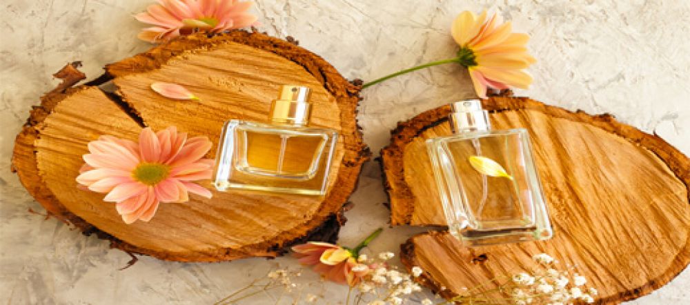 عطر، عطر زنانه، بهترین عطر زنانه، عطر با ماندگاری بالا، کاج شاپ